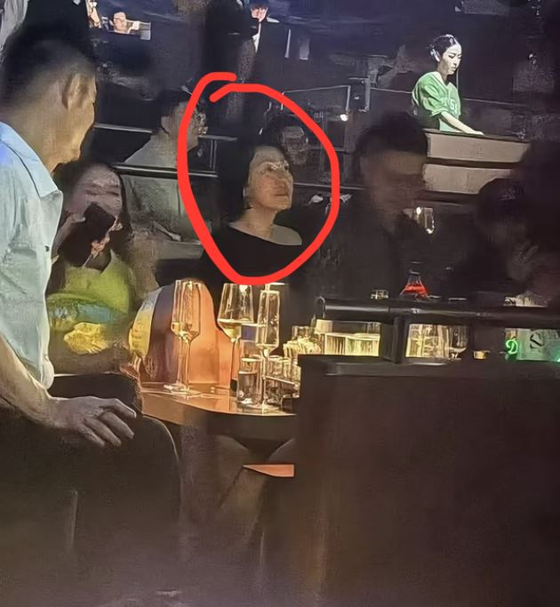 小S全家人被目擊現身上海夜店。（圖／翻攝自小紅書）