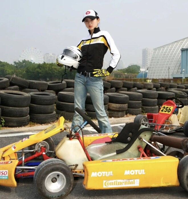 2007年的景甜穿机车服又纯又美 不愧是北影校花（配图4）