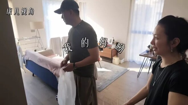 胡军一家在伦敦帮女儿搞卫生 看着好接地气（配图5）