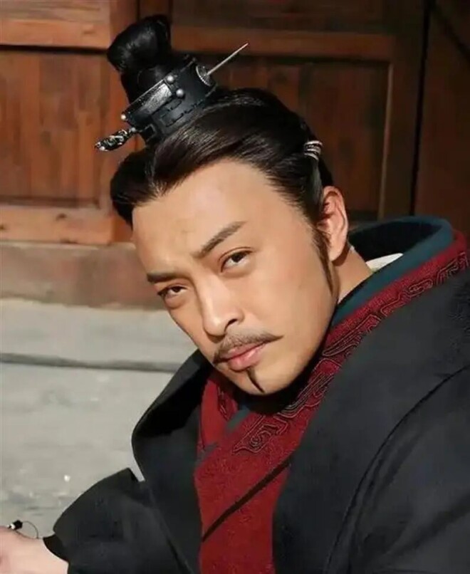 与曾黎分手4年后娶饶敏莉 50岁的富大龙现状如何（配图3）