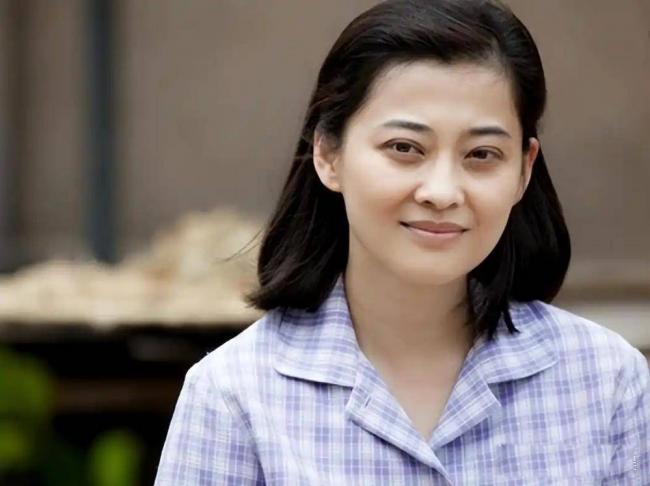 为了梅婷，他净身出户，如今68岁孤身一人