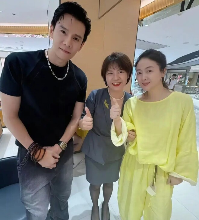 小李琳素颜眼肿体肥 经超胸肌健硕被嘲像母子（配图11）