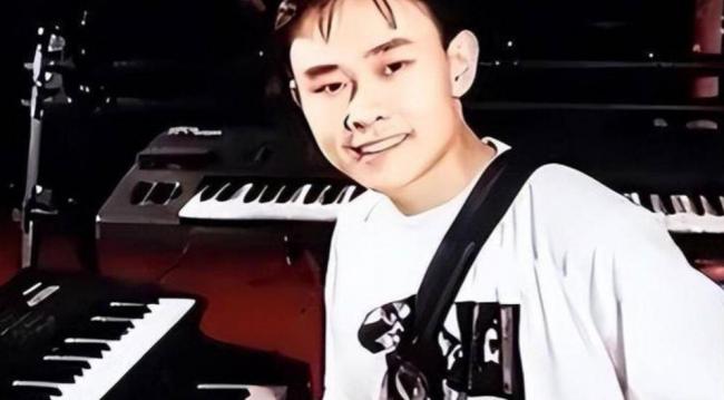 抛下40天女儿与人私奔 刀郎前妻见夫爆红找上门