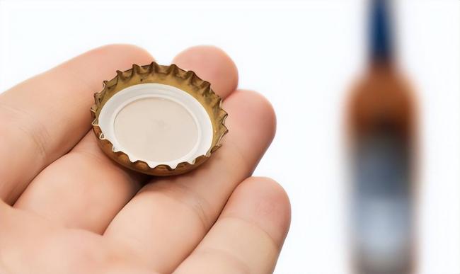 惊人研究：一瓶啤酒等于吞下130个塑料颗粒