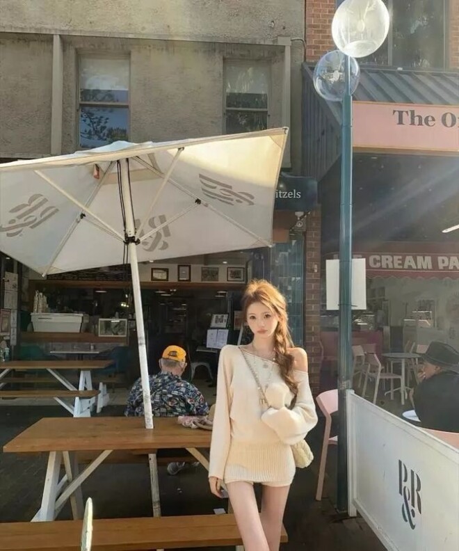 王思聪女友懒懒身材引热议 双腿细得像筷子（配图5）