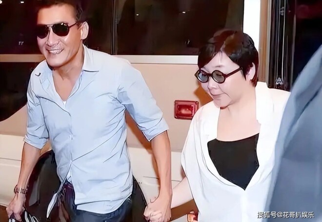 梁家辉陈年趣事曝光 戛纳露台吹口哨撩关之琳（配图15）