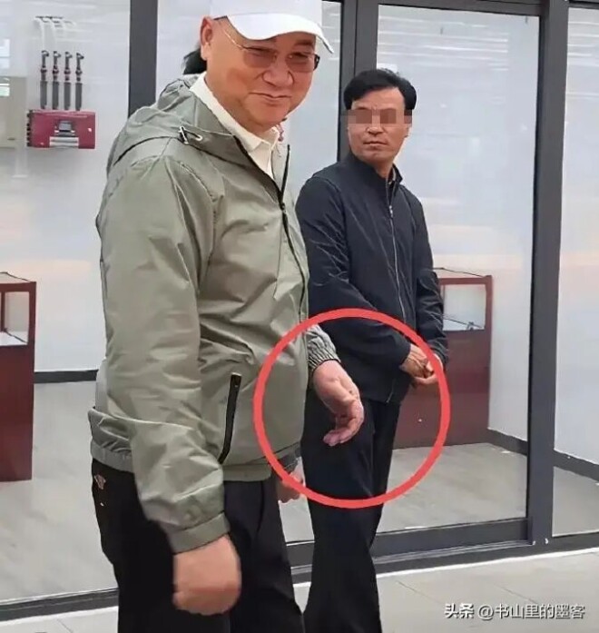 难怪放弃遗产！陈丽华去世半年 迟重瑞现状曝光（配图17）