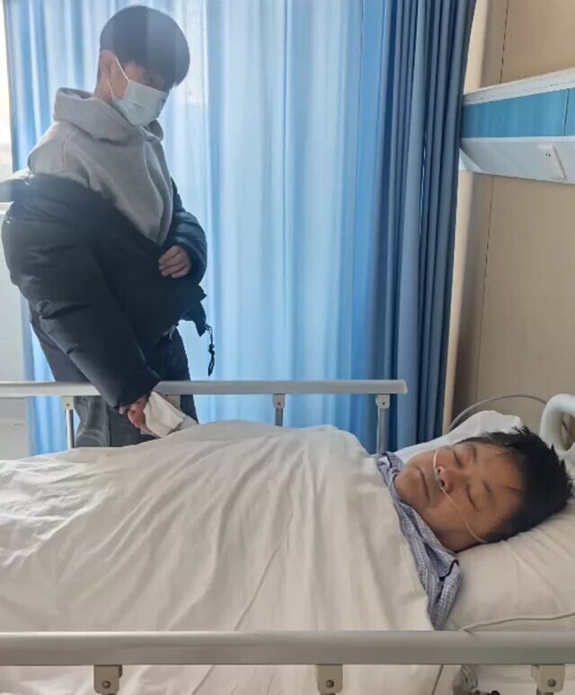 61岁洪剑涛晒病房照 称做了一场很凶险的大手术（配图8）