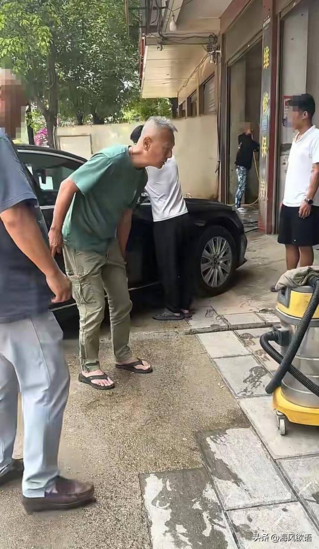 72岁刘德凯被曝昆明养老，满头白发依旧帅气