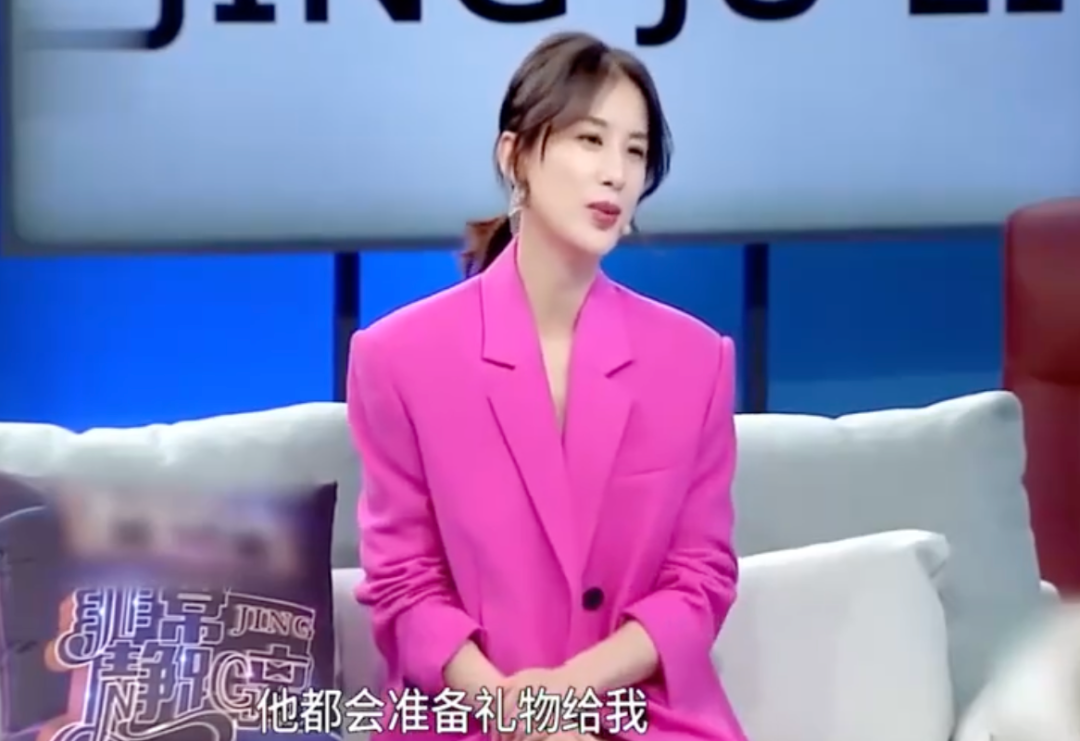 此前接受采访的黄圣依