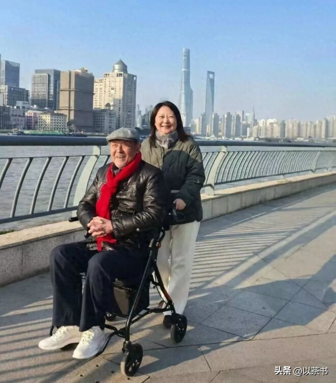 86岁达式常：住上海破小区 妻子去世女儿在国外（配图5）