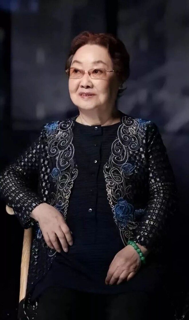 郭兰英退休金有多少？看完她的晚年日常直接沉默（配图2）