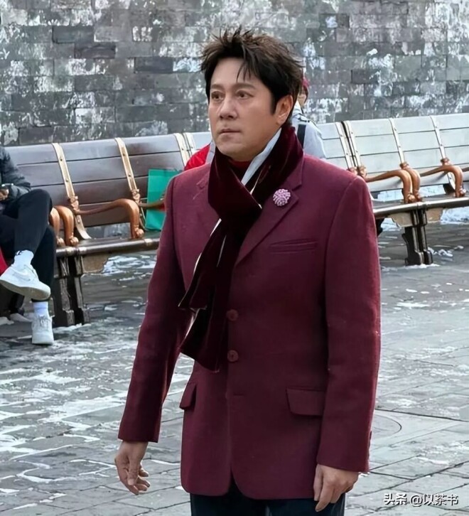 蔡国庆妻子罕见露面 颜值高气质高贵（配图15）