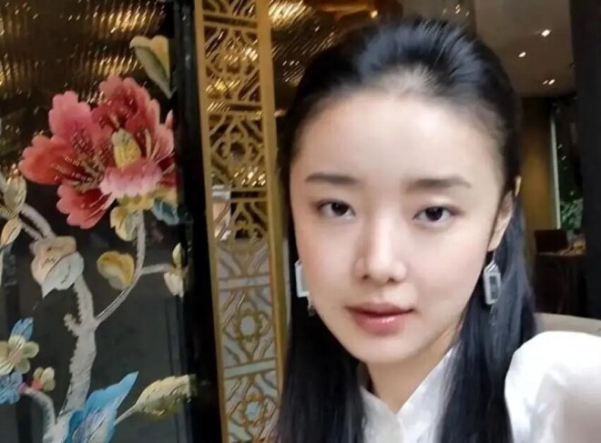 曾被张艺谋力捧 火后与富豪卷款61亿逃亡国外（配图11）