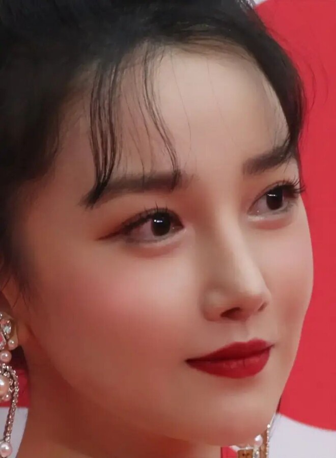 陈小纭现身竟然认不出 曾忍痛十次做脸部整骨（配图4）
