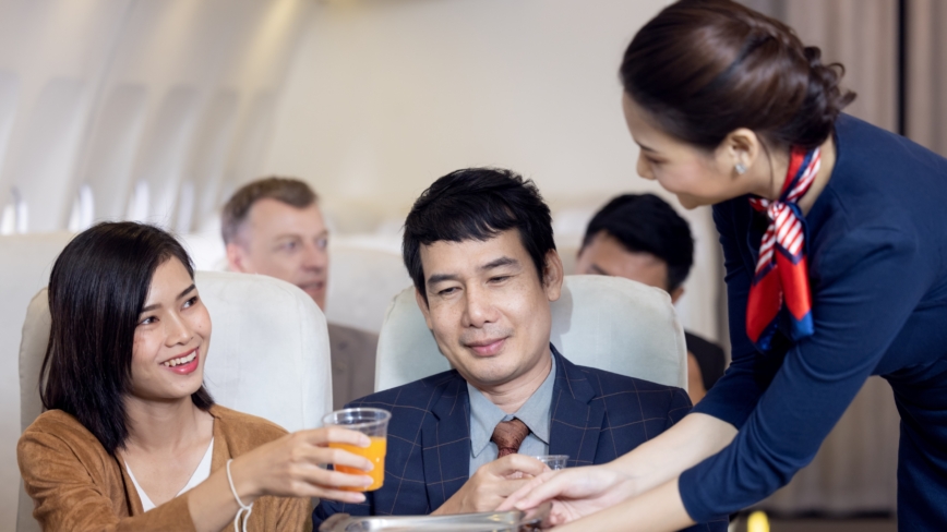 飞机上喝什么饮料好？空姐推荐每次都应点“它”