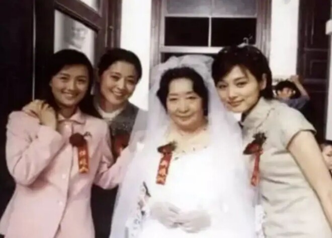 艺术家彭玉曾照顾瘫痪丈夫8年 67岁再婚嫁前姐夫（配图4）