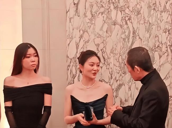 44 岁的陈婷，私下生活远比想象中更壕