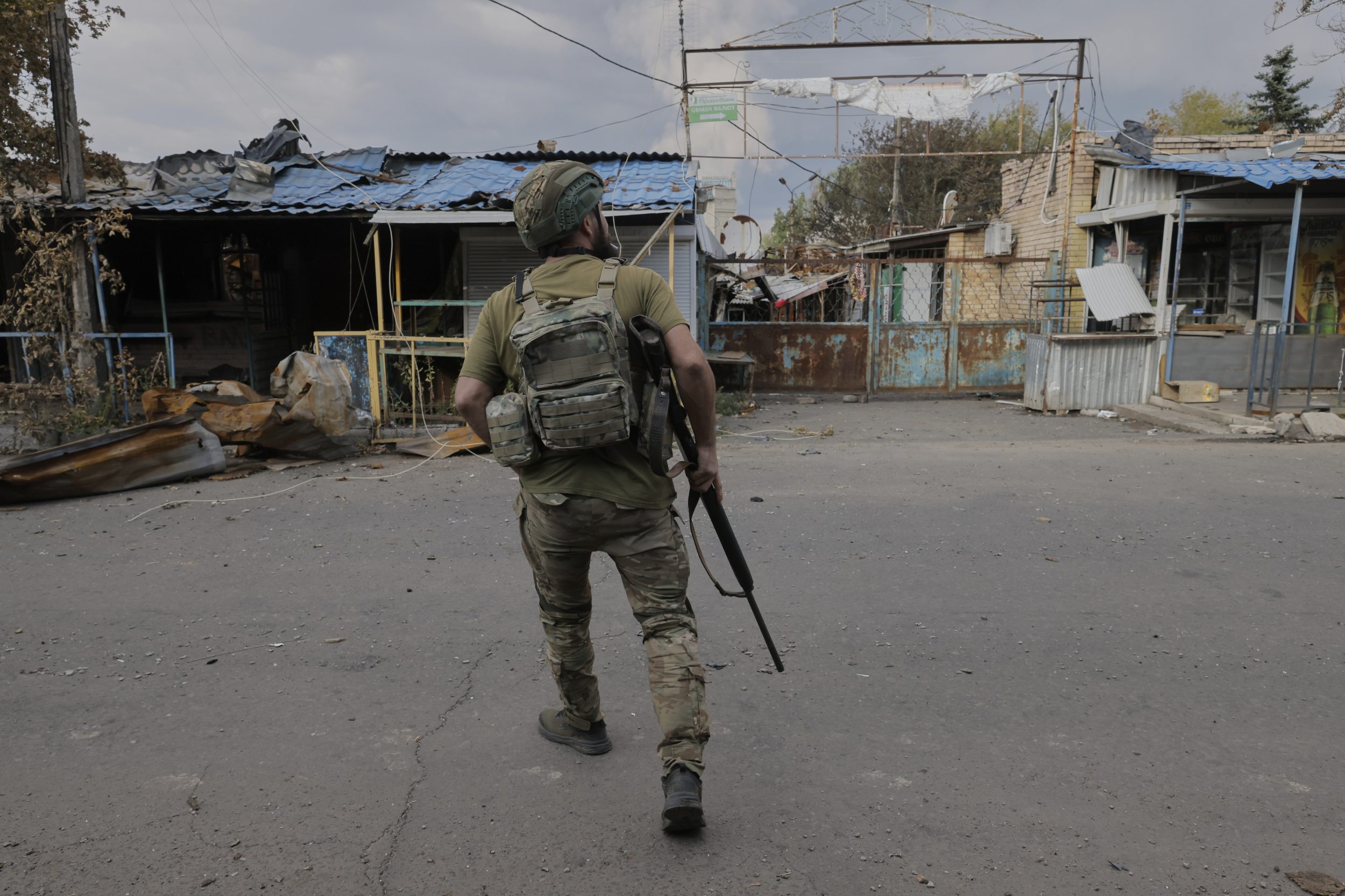 特朗普说，“非常非常艰苦”的工作正在终止乌克兰战争，特朗普说明 ...