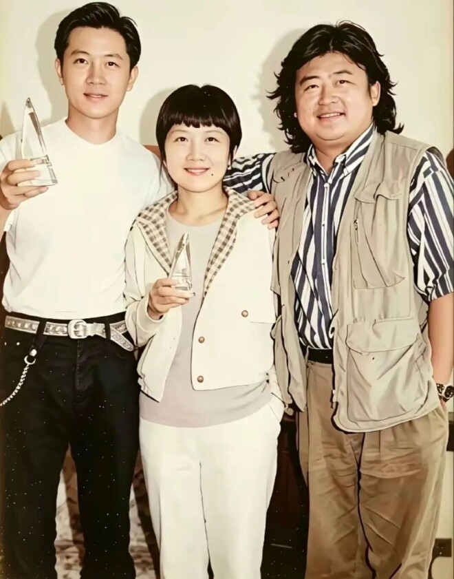 曝63岁歌手李娜洛杉矶被偶遇 打扮朴素逛超市（配图2）