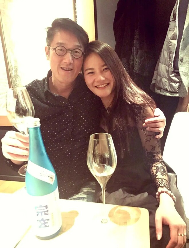 67岁香港富商与网红婚外情九年 女方五年生四胎（配图3）