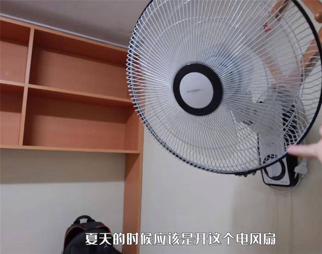住进韩国“考试院”：4㎡的廉租房，五脏俱全