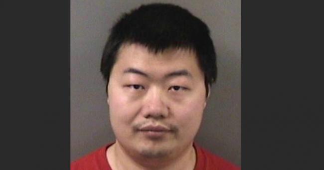 华男同事投毒仅判1年缓刑 受害华女公开录影喊冤