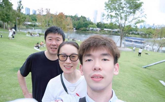 葛菲也没想到，她的儿子如今成了国家队的王牌