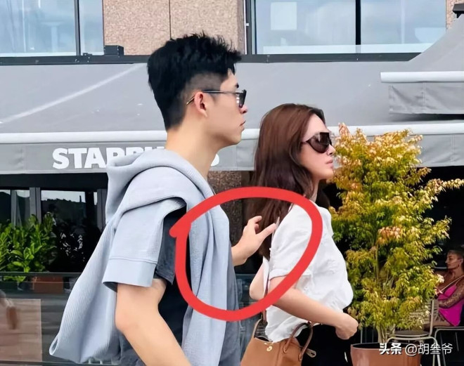 杨采钰和老公在挪威度假 肚子隆起被猜已怀二胎（配图6）