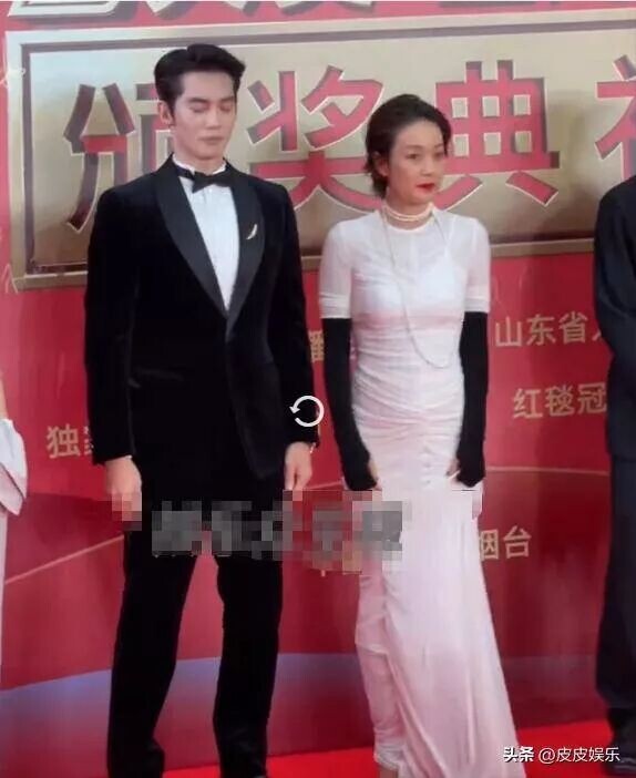 飞天奖红毯：马伊琍穿成地摊货 倪萍像地主婆（配图2）