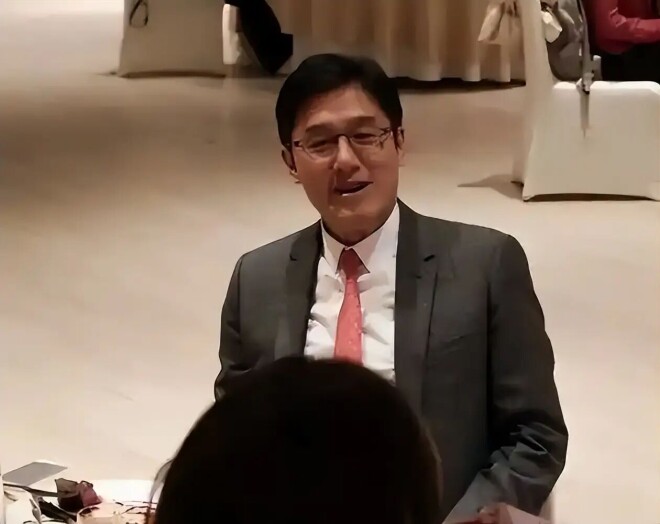67岁香港富商与网红婚外情九年 女方五年生四胎（配图4）