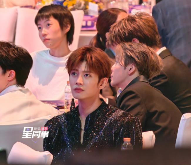 大湾区晚会：李宇春身材真好，刘涛好惊艳