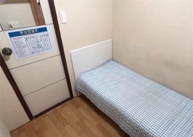 住进韩国“考试院”：4㎡的廉租房，五脏俱全