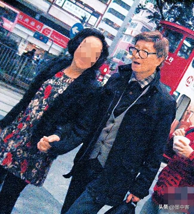 7岁撞破父亲出轨 周星驰与98岁老父终和解