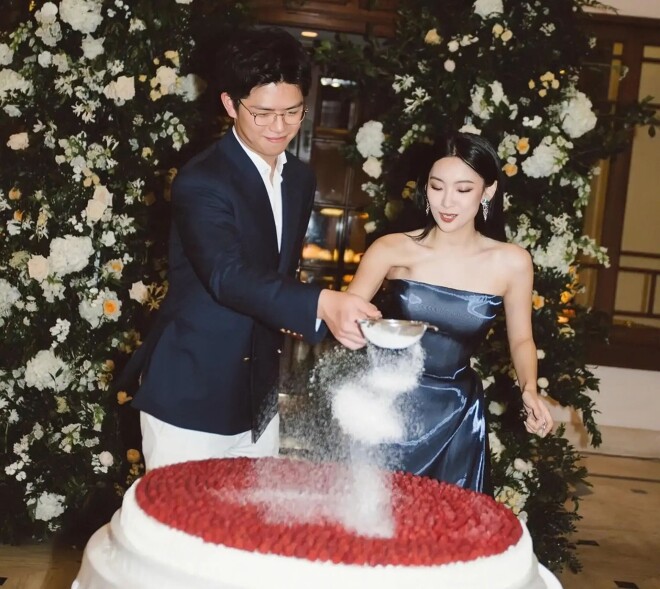 恭喜！香港女星宣布订婚 19岁勇夺最上镜港姐（配图2）