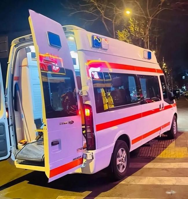 可惜了，25岁高颜值学霸倒在全马赛道上