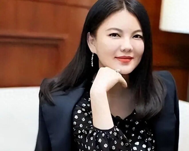 让李湘怀二胎的那个男人竟还给她留下了一手好牌（配图4）