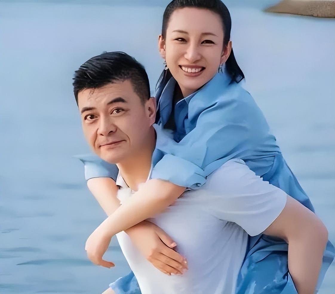 全网哭错坟！ 她的老公好端端的（配图4）