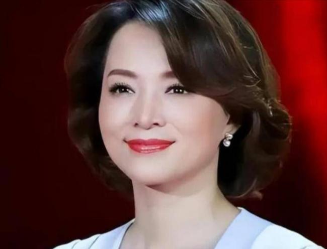 官媒发文官宣！52岁董卿终于等到好消息