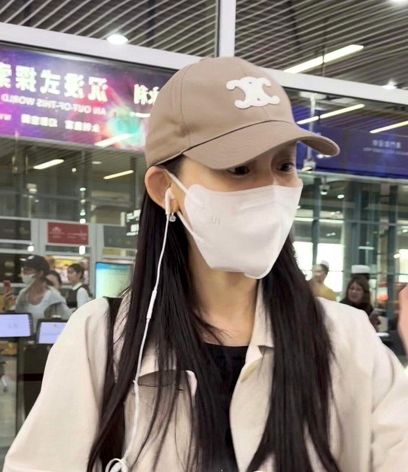 陈建州刚脱险 范玮琪争议后突现身机场飞离台湾