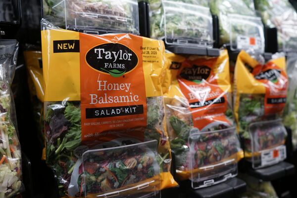 ▲▼美國紐約市布魯克林超市，泰勒農場（Taylor Farms）的預製沙拉。（圖／達志影像／美聯社）