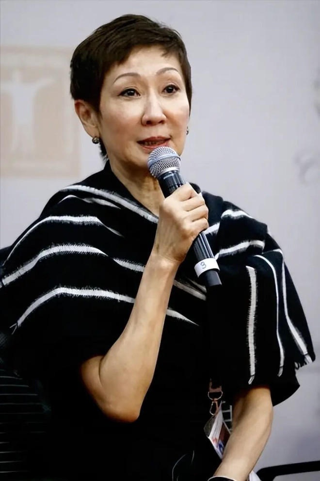 徐克为何64岁还和施南生离婚？（配图18）