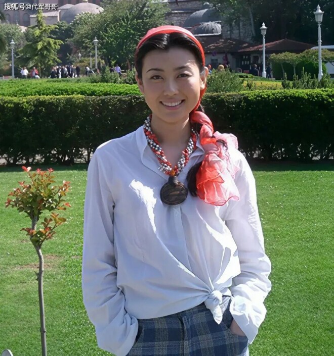 48岁央视主持人李红近况曝光 婚恋成谜让人唏嘘（配图2）