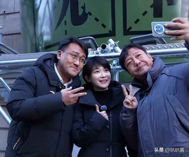手机在桌缝里录了40分钟 他一顿饭就被卖了