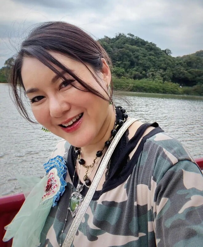香港知名女星与旧爱夫妇一起庆生 晒三人合照（配图3）