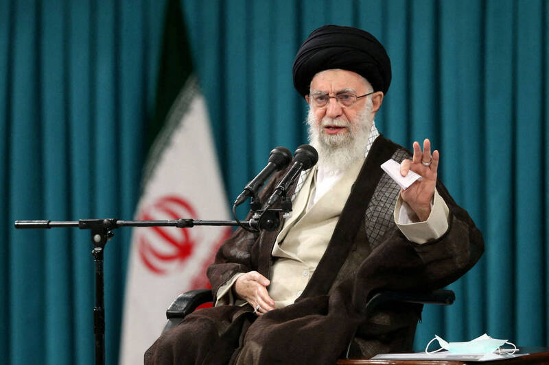 伊朗前最高领袖哈梅内伊（Ayatollah Ali Khamenei）在美以联合空袭下身亡。 （路透数据照）