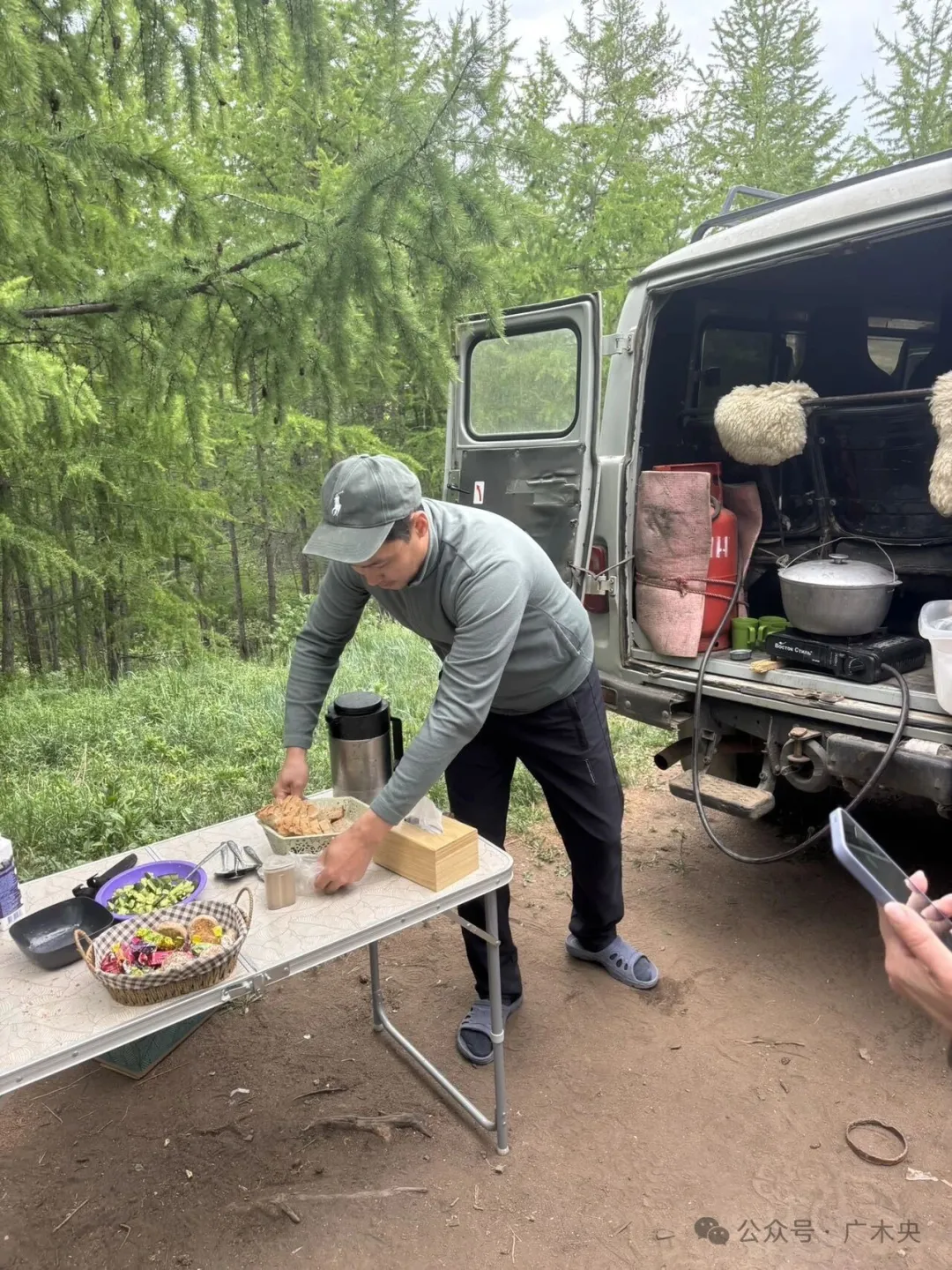 贝加尔湖景区，几乎全是旱厕...