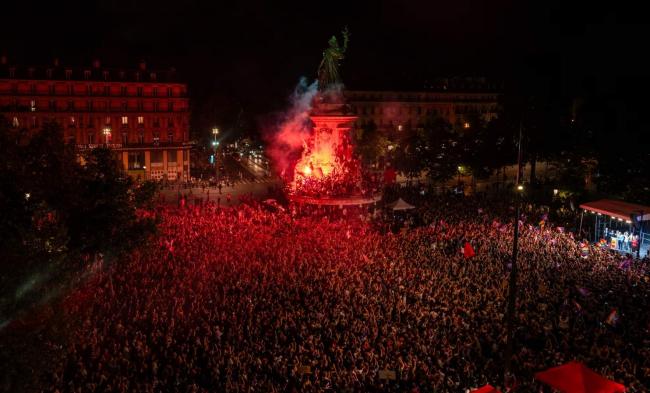 极右翼首轮投票领先，巴黎、里昂爆发大规模抗议