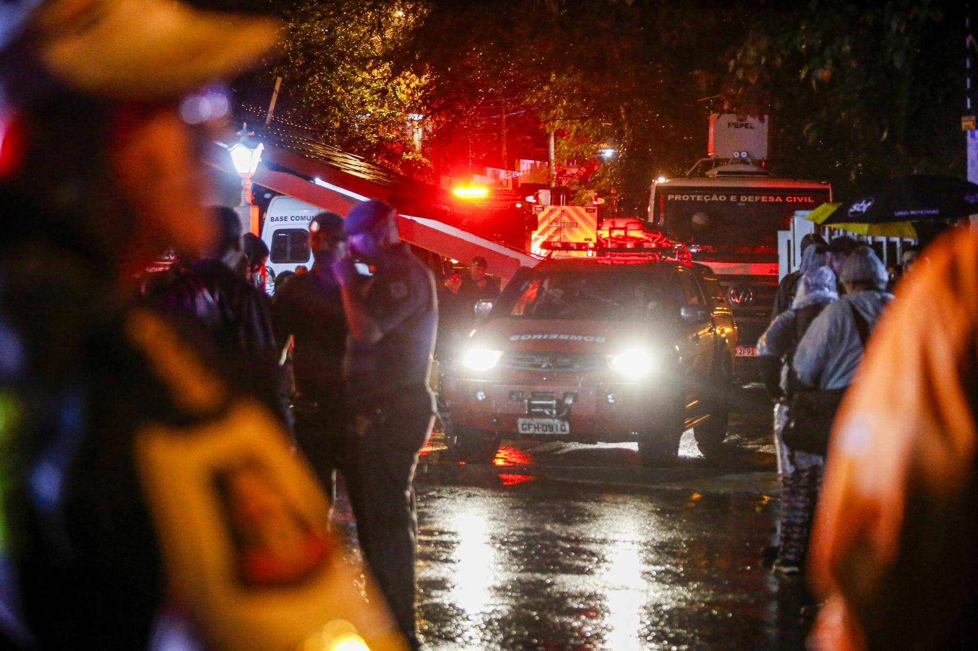 巴西找到坠机遇难者全部遗骸 多方分析事故原因