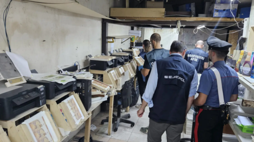 欧洲刑警组织称，伪造者与在意大利逮捕的数百万欧元假钞有关 ...